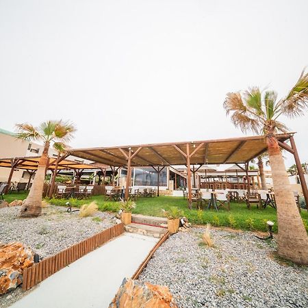 Indigo Seaside Experience Aparthotel Adelianos Kampos Exterior photo